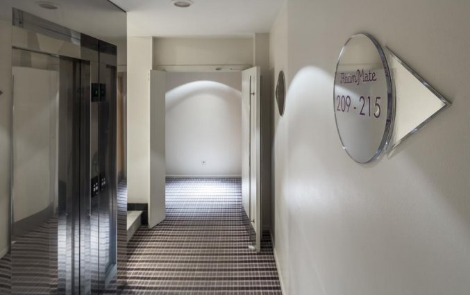 Gangen van hotel Room Mate Larios in Malaga