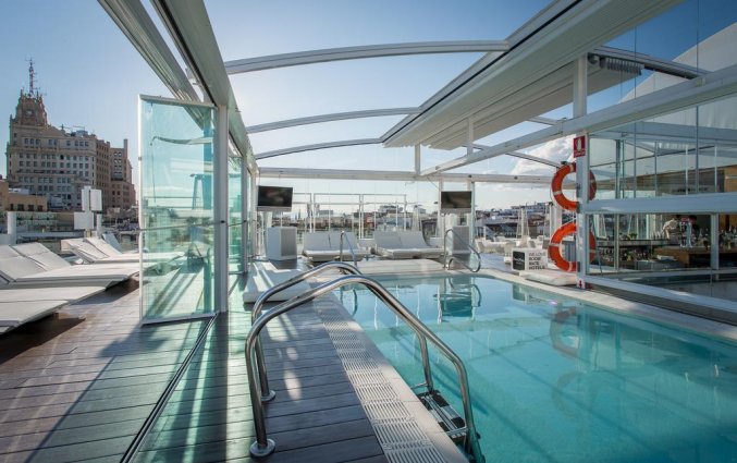 Zwembad Hotel Room Mate Oscar in Madrid