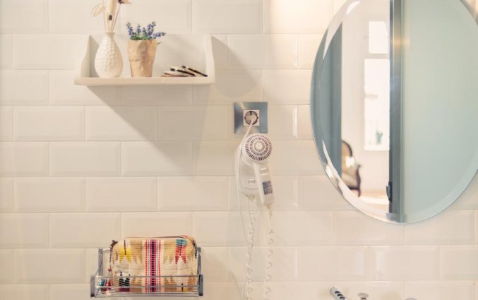 Badkamer van hotel Casa Gracia in Barcelona