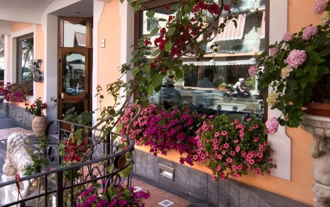 Ingang van Hotel Santa Lucia in Amalfi