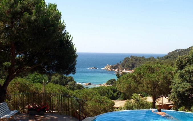 Buitenzwembad van Appartementen Albamar in de Costa Brava