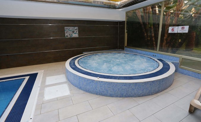 Jacuzzi van Hotel Florida Park in Costa Brava