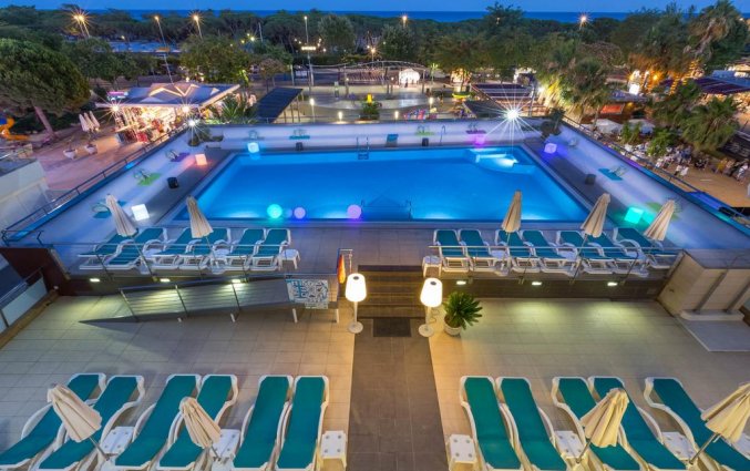 Zwembad van Aparthotel Odissea Park