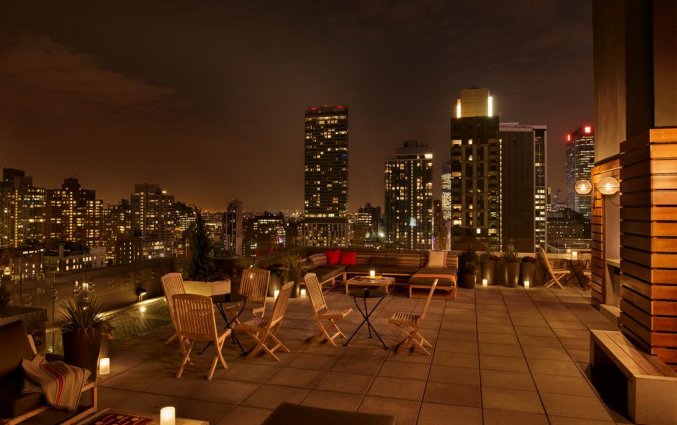 Buitenterras van hotel Arlo Nomad New York