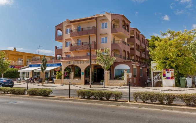 Gebouw van Hotel Santa Ponsa Pins op Mallorca