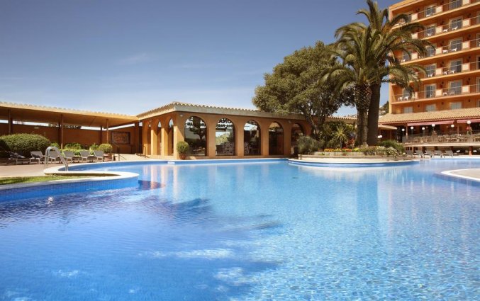 Zwembad van Luna Club Hotel & Spa aan de Costa Brava