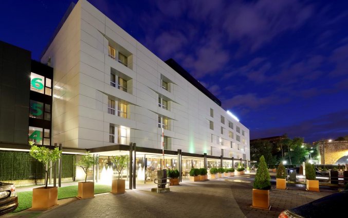 Buitenkant van Hotel Occidental in Bilbao