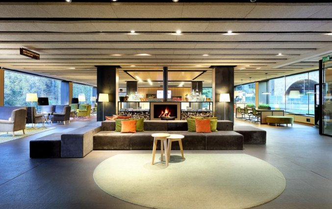 Zitgedeelte in de lobby van Hotel Occidental in Bilbao