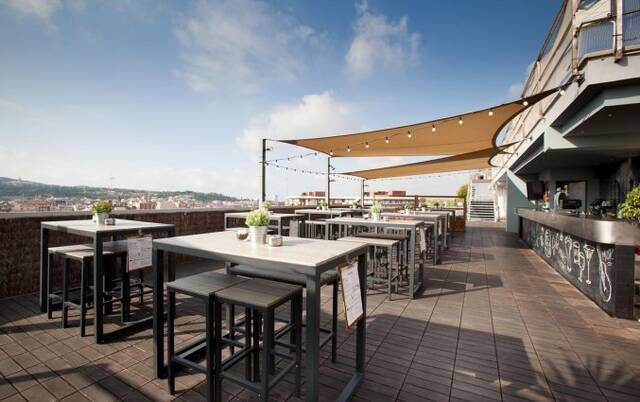 Dakterras en terras van Hotel Expo in Barcelona