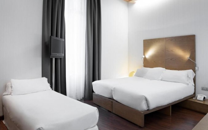 Driepersoonskamer van hotel Petit Palace Plaza Malaga