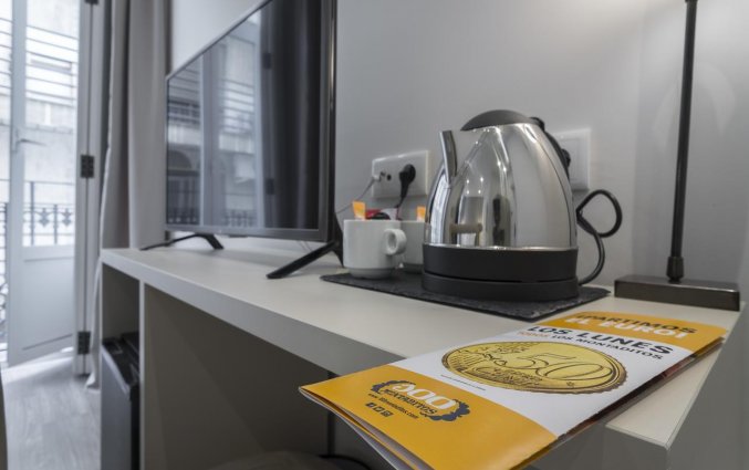 Thee- en koffiefaciliteiten op de kamers van Hotel San Lorenzo Boutique Valencia