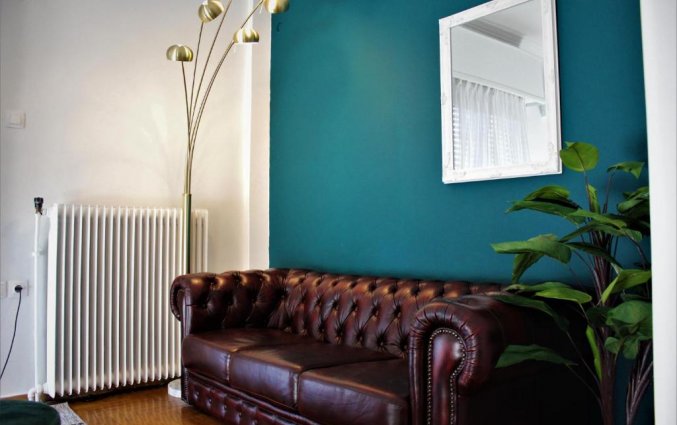Zitgedeelte in appartement van Hotel Be My Guest Athens
