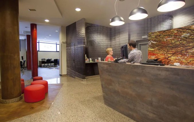 Receptie van Hotel Sirimiri in Bilbao