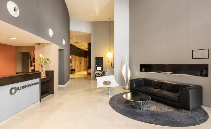 Lobby en receptie van Hotel Ilunion Aqua 3 in Valencia