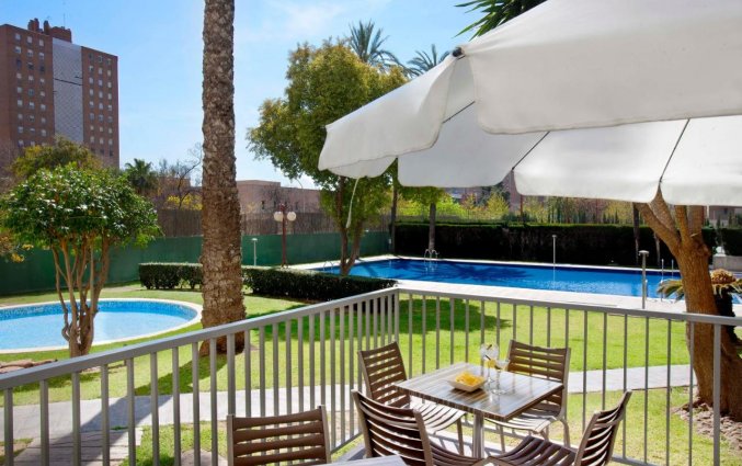 terras bij Hotel Medium Valencia