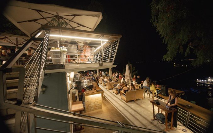 Terras van hotel Corfu Holiday Palace in Corfu