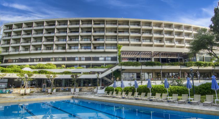 Zwembad van hotel Corfu Holiday Palace in Corfu