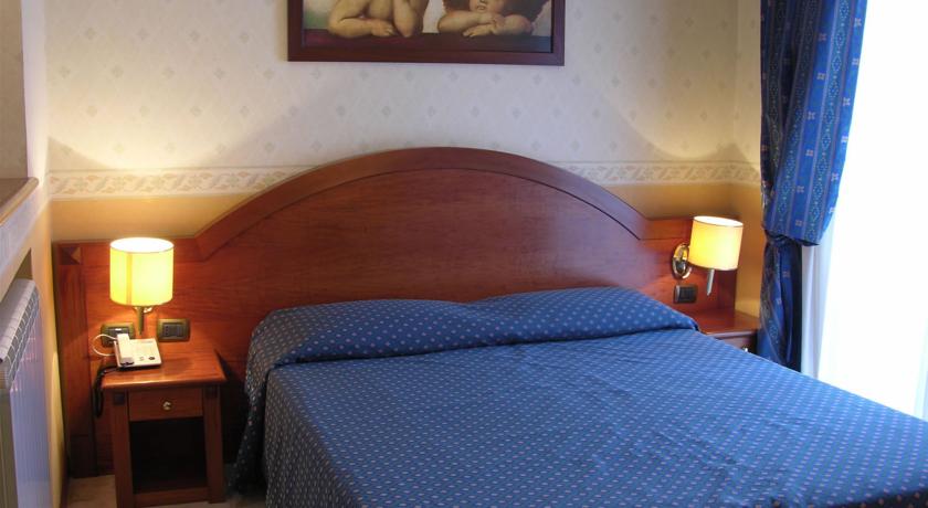 Tweepersoonskamer van hotel Verona in Rome