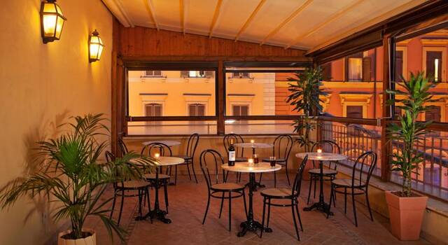 Terras van hotel Piemonte in Rome