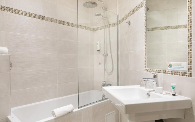 Badkamer van Hotel Locarno Nice