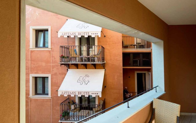 Gebouw van Hotel Artemis op Sicilie