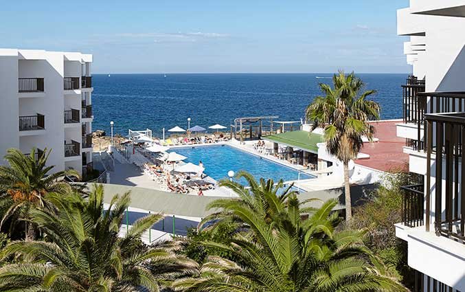 Zwembadtuin Aparthotel Nereida