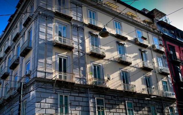 Gebouw van Bed & Breakfast Art Suite Principe Umberto in Napels