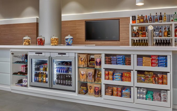 Bar van Hotel Hampton Inn Berlin City Centre Alexanderplatz in Berlijn