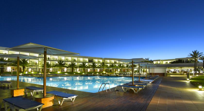 Buitenzwembad van Resort en Spa Grand Palladium op Ibiza