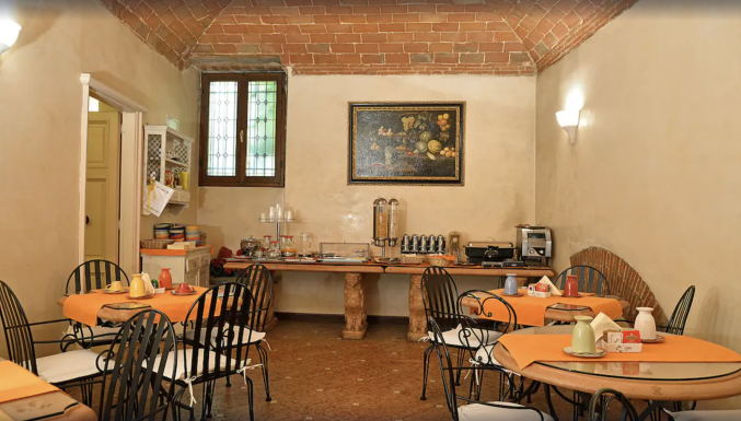 Eetkamer in hotel Porta Faenza