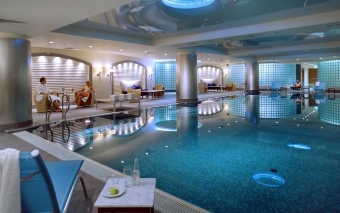 Zwembad van Hotel Regent in Warschau