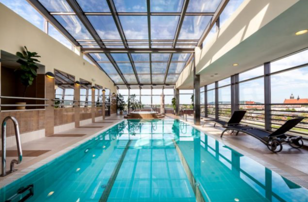 Binnenzwembad van Hotel Qubus Krakow