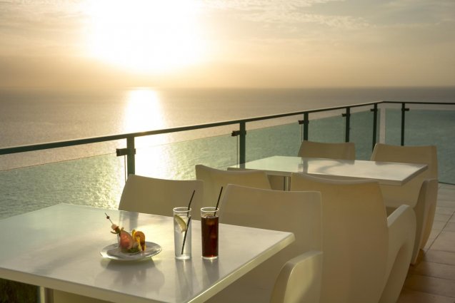Terras van Hotel Mogan Princess & Beach Club op Gran Canaria