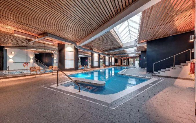 Zwembad van Hotel Radisson Blu Daugava Riga