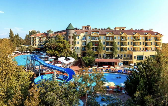 Vooraanzicht van Hotel Dosi in Side