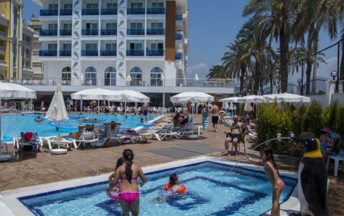 Buitenzwembad van Hotel Palm World in Side