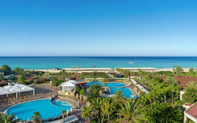 Uitzicht op  Hotel Turan Prince World in Side