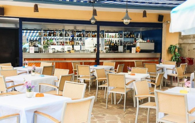 Zwembadbar van hotel residance san pietro