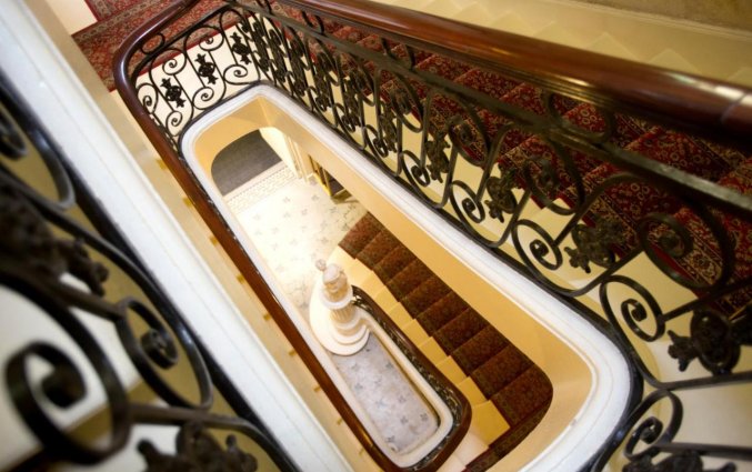 Trappengang van Hotel Best Western Grand Francais Bordeaux