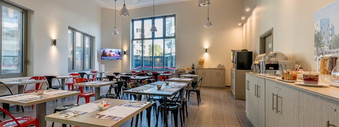 Ontbijtzaal van Appartementen All Suites Bordeaux Marne in Bordeaux