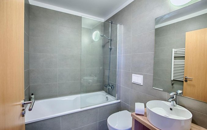 Badkamer bij Stracta Hella