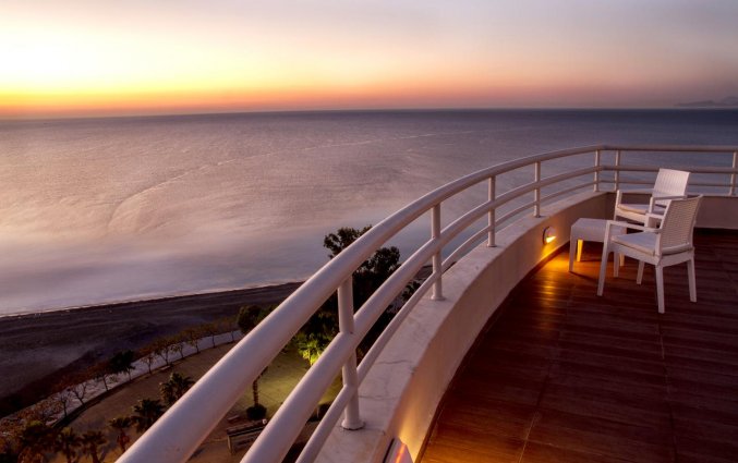 Terras van Hotel The Corner Park in Antalya