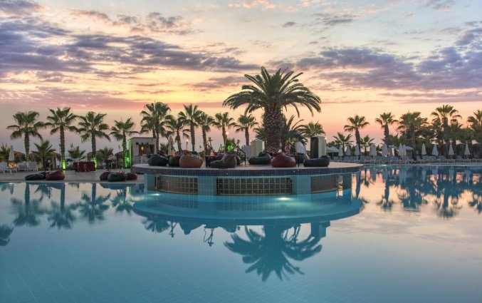 Poolbar van Hotel & Resort Botanik in Side