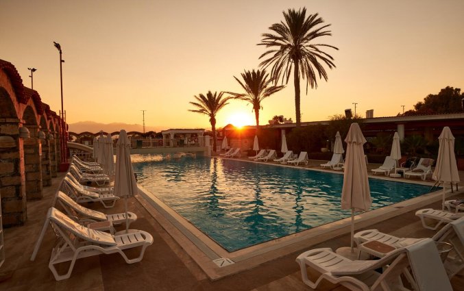 Buitenzwembad van Club Sera in Antalya