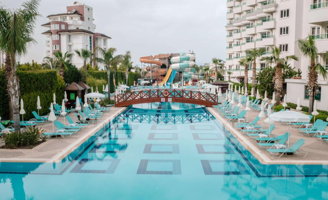 Zwembad Wyndham Garden Lara