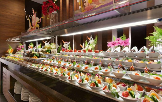 Restaurant van Resort Ramada by Wyndham Lara in Antalya