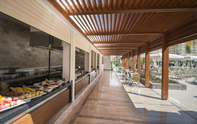 Terras van Resort Ramada by Wyndham Lara in Antalya