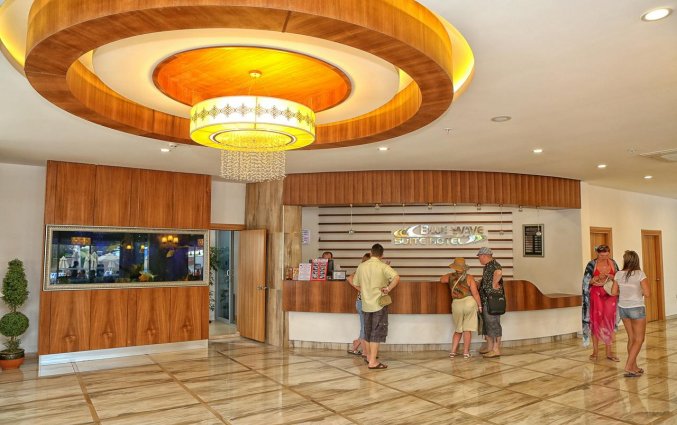 Receptie van Hotel Blue Wave Suite in Alanya