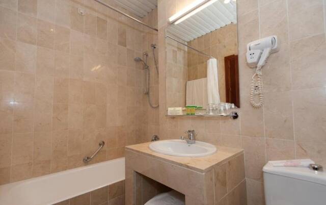 Badkamer hotel Derby in Sevilla
