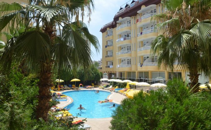 Zwembad van Hotel Artemis Princess in Alanya